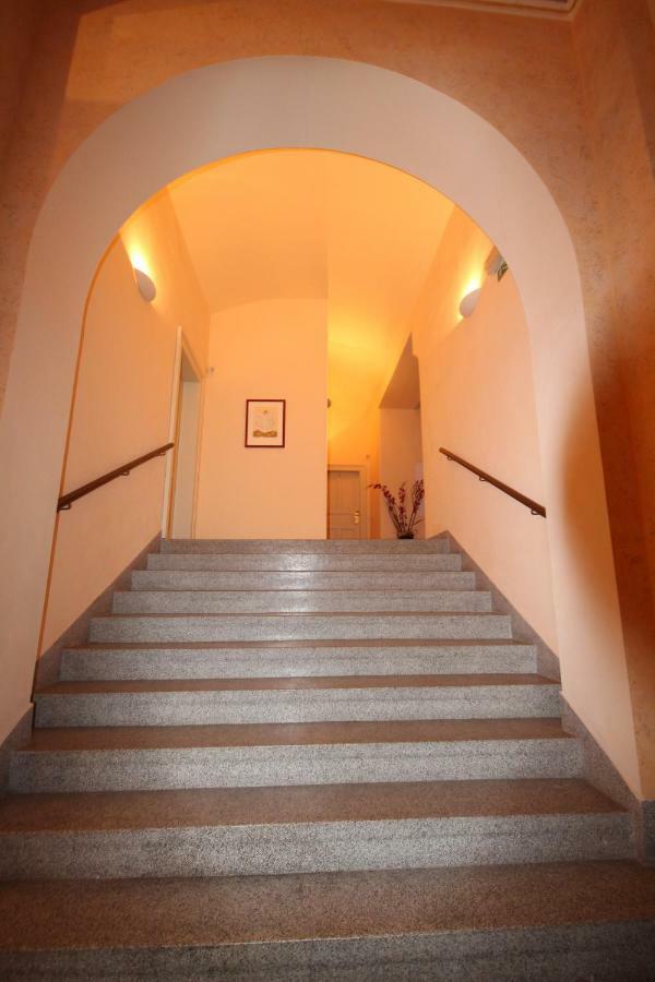 Apartment Halkova 5 Prague Ngoại thất bức ảnh